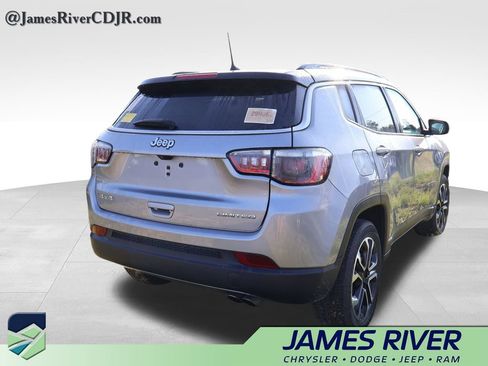 Used 2022 Jeep Compass Limited AWD/4WD image 15