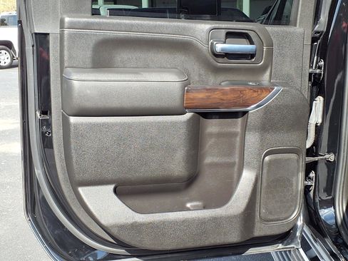 Used 2021 GMC Sierra 2500 SLT w/ SLT Convenience Package image 19