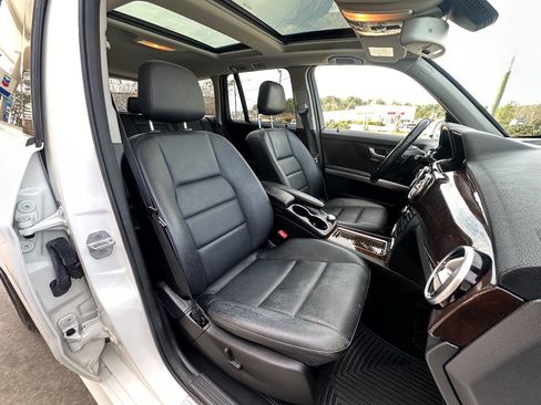 Used 2015 Mercedes-Benz GLK 350 GLK 350 4MATIC AWD 4dr SUV image 9