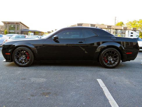 Used 2020 Dodge Challenger SRT Hellcat Redeye image 10