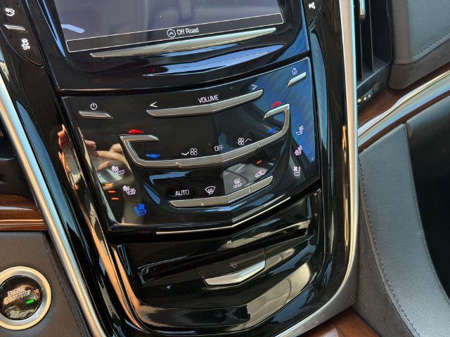 Used 2020 Cadillac Escalade Luxury AWD/4WD image 27
