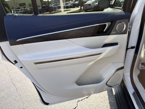 Used 2025 Buick Enclave Avenir w/ Super Cruise Package image 23