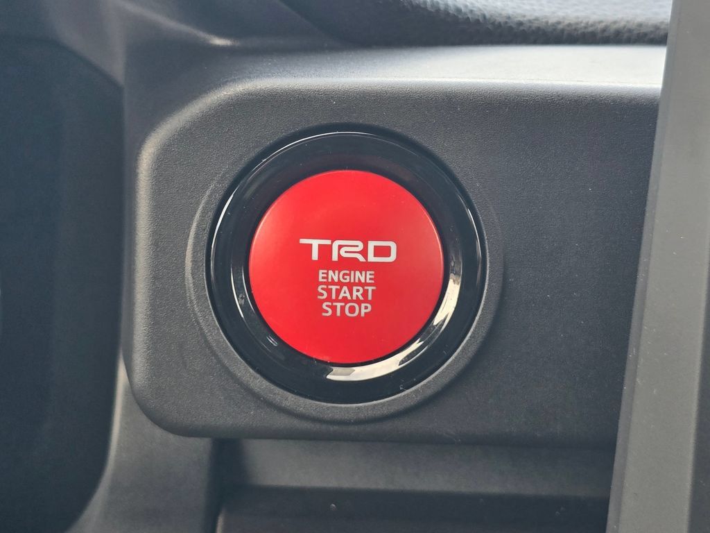 Certified 2025 Toyota Tacoma TRD Sport AWD/4WD image 32