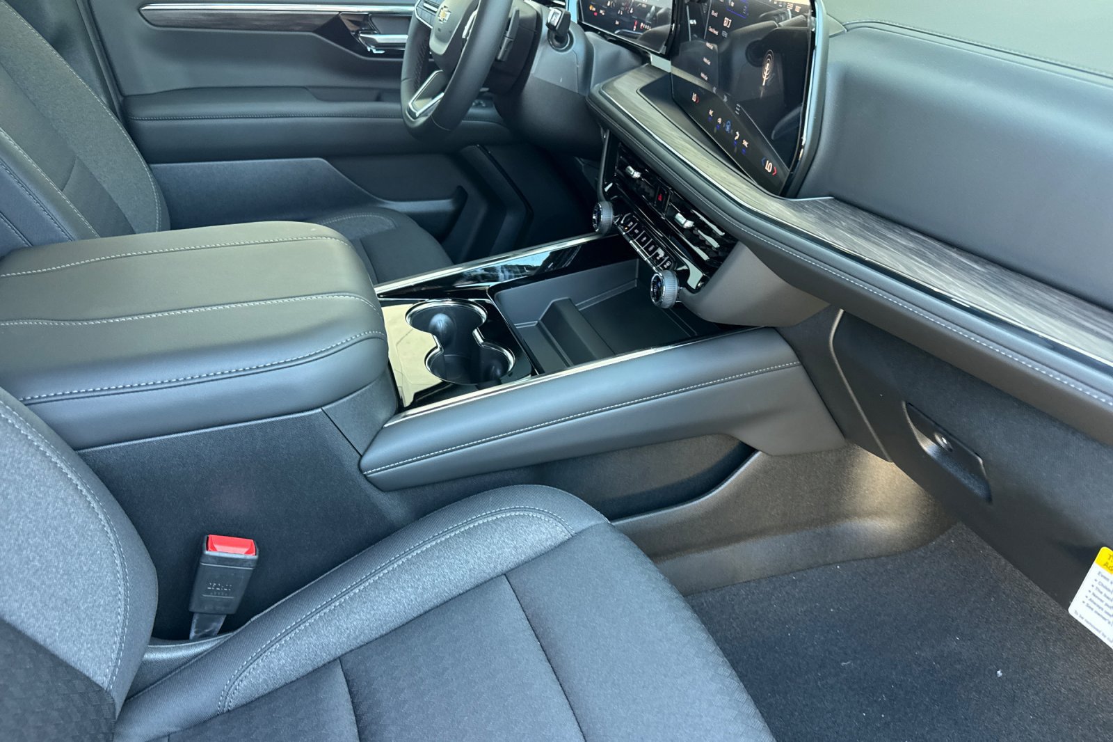 New 2026 Chevrolet Suburban LS w/ LS Custom Edition AWD/4WD image 16