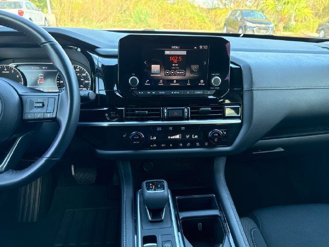 Certified 2025 Nissan Pathfinder SV FWD image 18