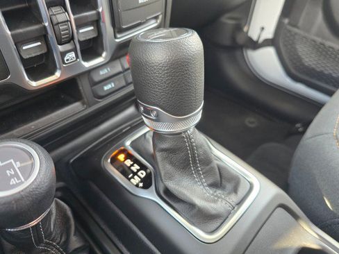 New 2025 Jeep Gladiator Sport image 32