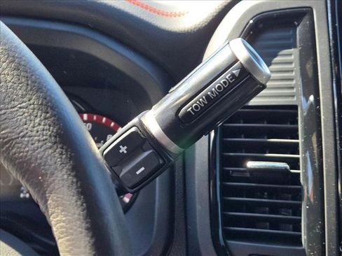 Used 2024 Nissan Titan PRO-4X w/ Pro-4x Convenience Package image 11