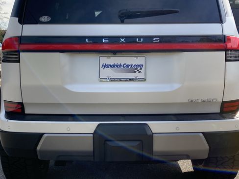 Used 2024 Lexus GX 550 image 65