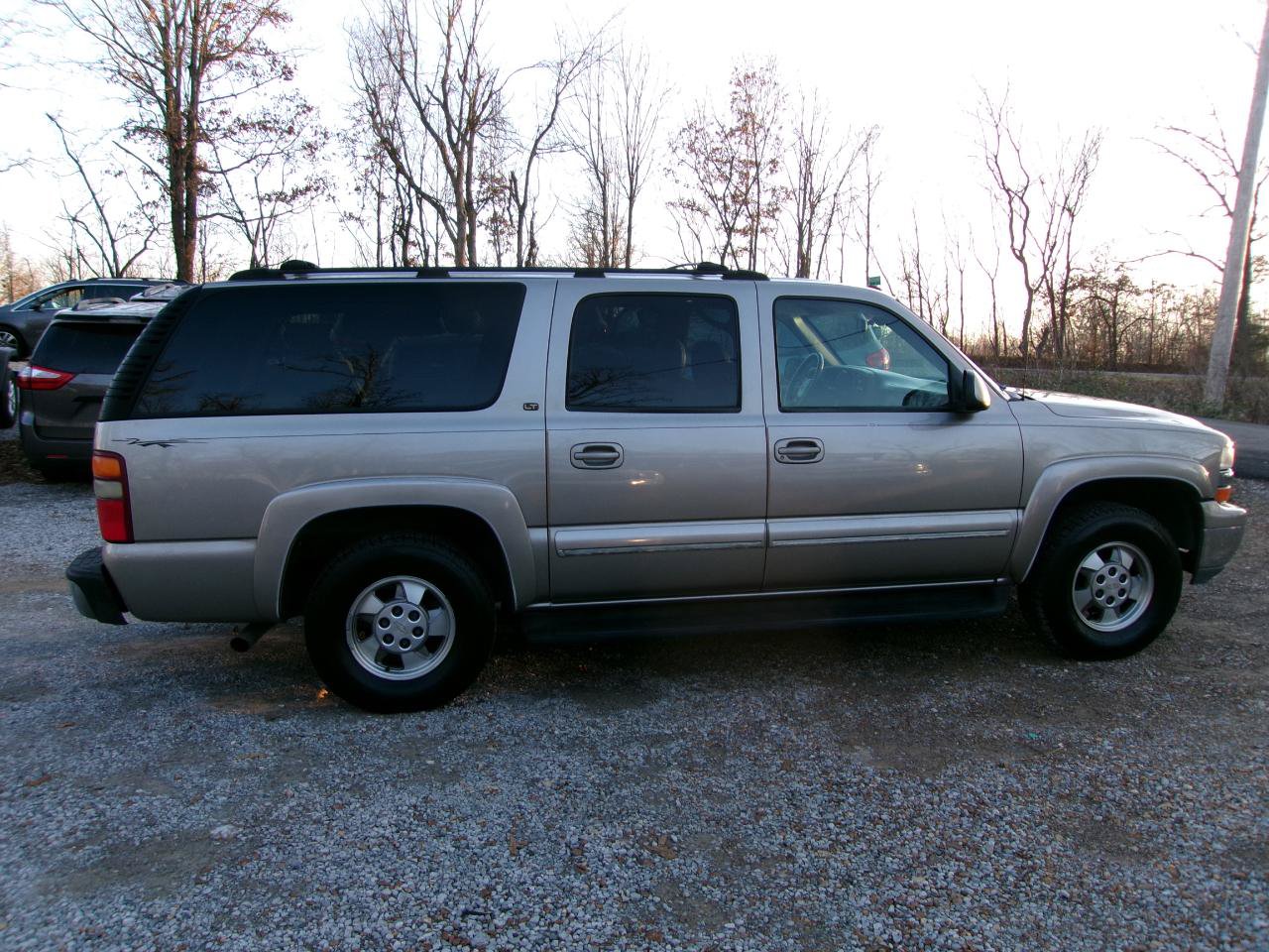 Used 2001 Chevrolet Suburban LT w/ LT Preferred Equipment Group RWD image 9