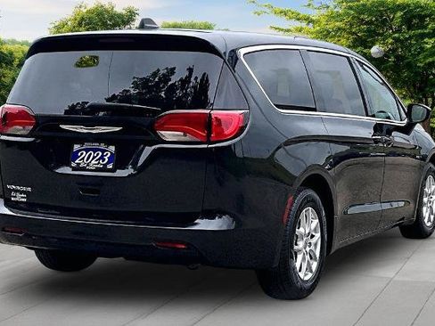Used 2023 Chrysler Voyager LX FWD image 12