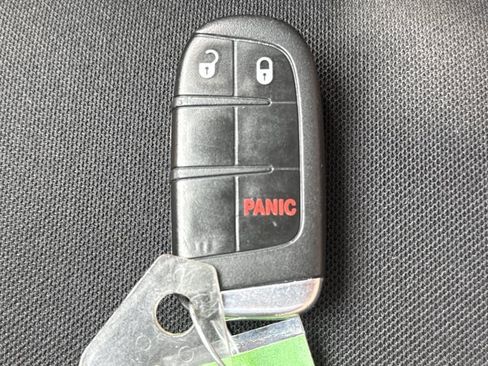 Used 2020 Jeep Renegade Trailhawk AWD/4WD image 22
