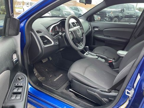 Used 2013 Dodge Avenger SE image 5