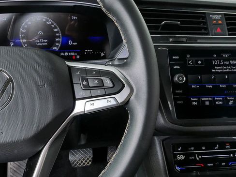 Certified 2023 Volkswagen Tiguan SE FWD image 10