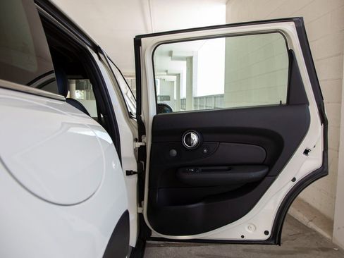Used 2017 MINI Cooper Clubman image 19