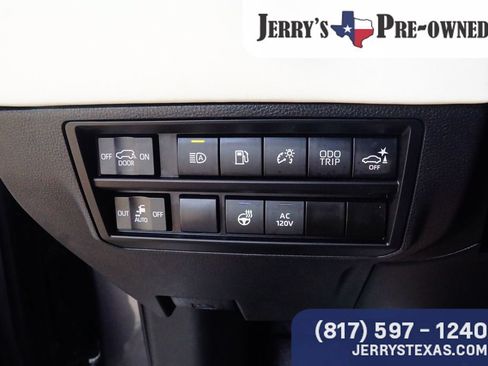 Used 2024 Toyota Sequoia Capstone AWD/4WD image 17