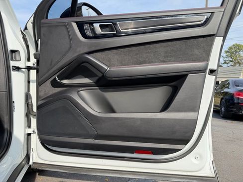 Used 2023 Porsche Cayenne GTS image 37