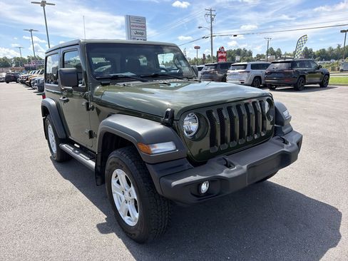 Used 2021 Jeep Wrangler Sport AWD/4WD image 3