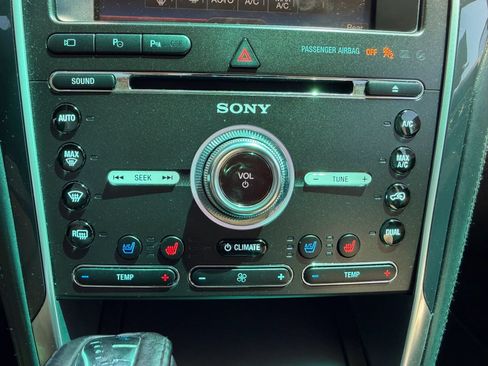 Used 2016 Ford Explorer Platinum AWD/4WD image 27