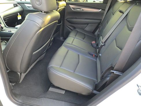 New 2025 Cadillac XT5 Luxury image 18