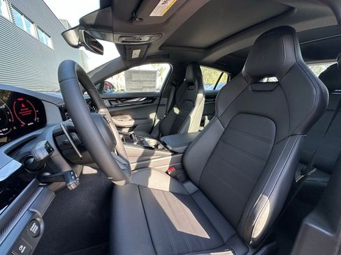 Used 2026 Porsche Panamera image 5