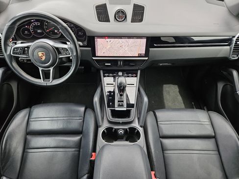 Used 2020 Porsche Cayenne image 34