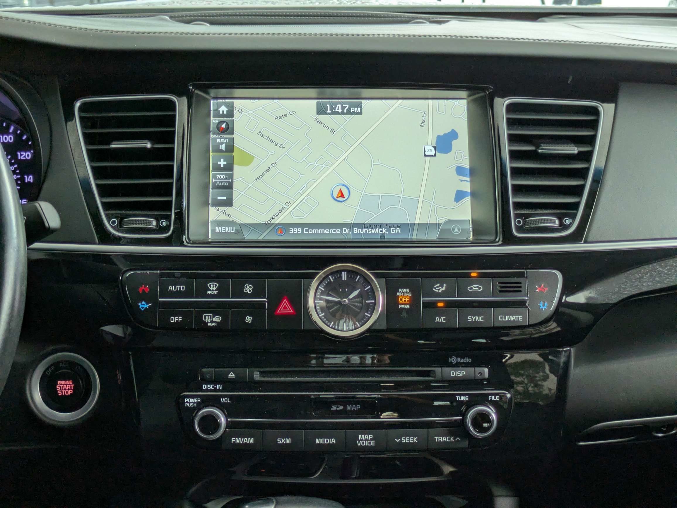Used 2017 Kia K900 Premium RWD image 5