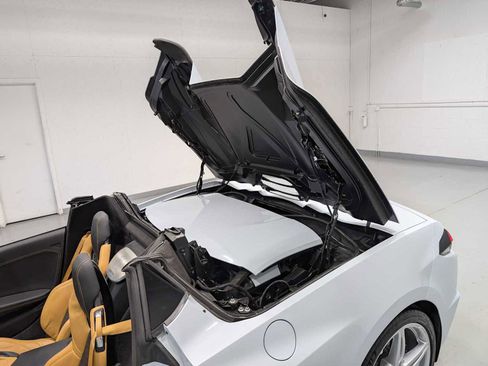 Used 2022 Chevrolet Corvette Stingray Premium Conv w/ Battery Protection Package RWD image 17