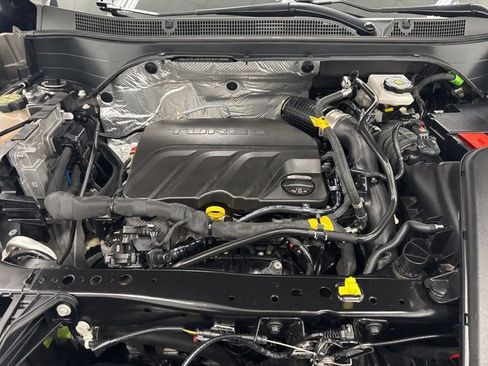 Used 2024 Chevrolet Trax LT image 37