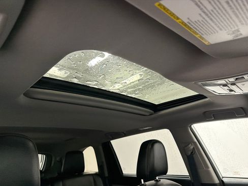 Used 2018 Toyota Highlander XLE image 13