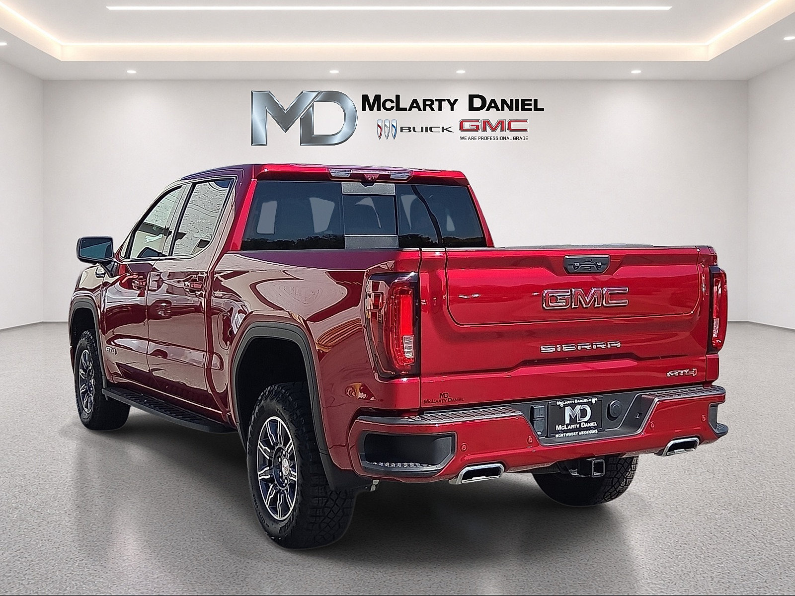 Used 2024 GMC Sierra 1500 AT4 w/ Technology Package AWD/4WD image 13