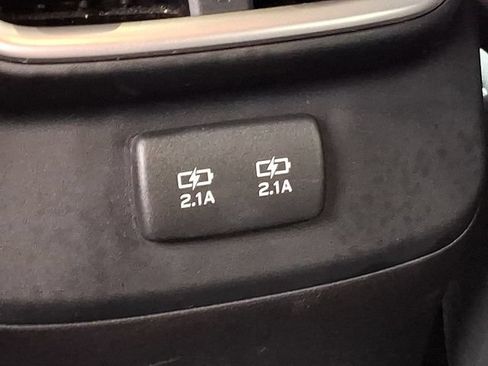 Used 2022 Subaru Outback Premium AWD/4WD image 12