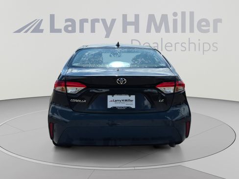 Used 2025 Toyota Corolla LE FWD image 4