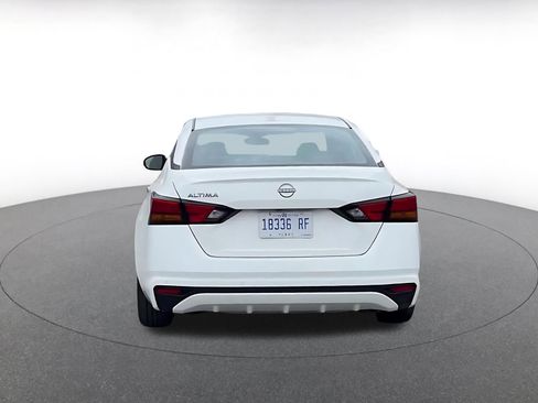 Used 2025 Nissan Altima 2.5 SV image 12