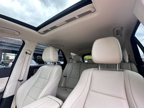 Used 2021 Mercedes-Benz GLE 450 4MATIC w/ AMG Line Exterior image 40