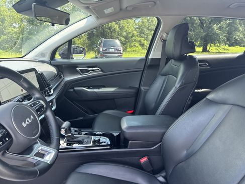 Used 2025 Kia Sportage EX FWD image 13