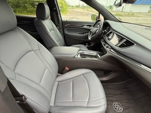Used 2024 Buick Enclave Essence w/ Sport Touring Edition AWD/4WD image 7
