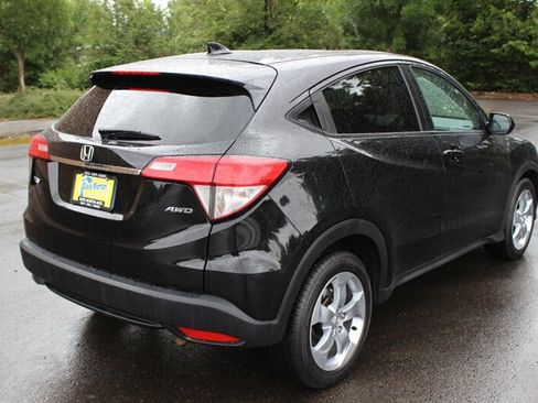 Used 2019 Honda HR-V LX image 4