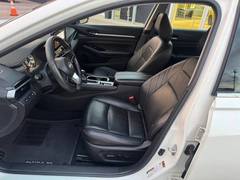 Used 2023 Nissan Altima 2.5 SR w/ SR Premium Package AWD/4WD image 18