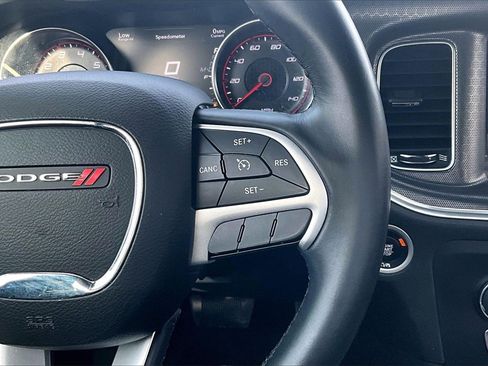 Used 2017 Dodge Charger SXT image 17