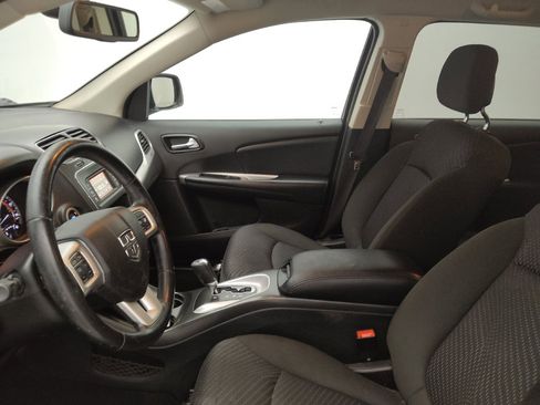 Used 2019 Dodge Journey SE w/ Connectivity Group FWD image 17