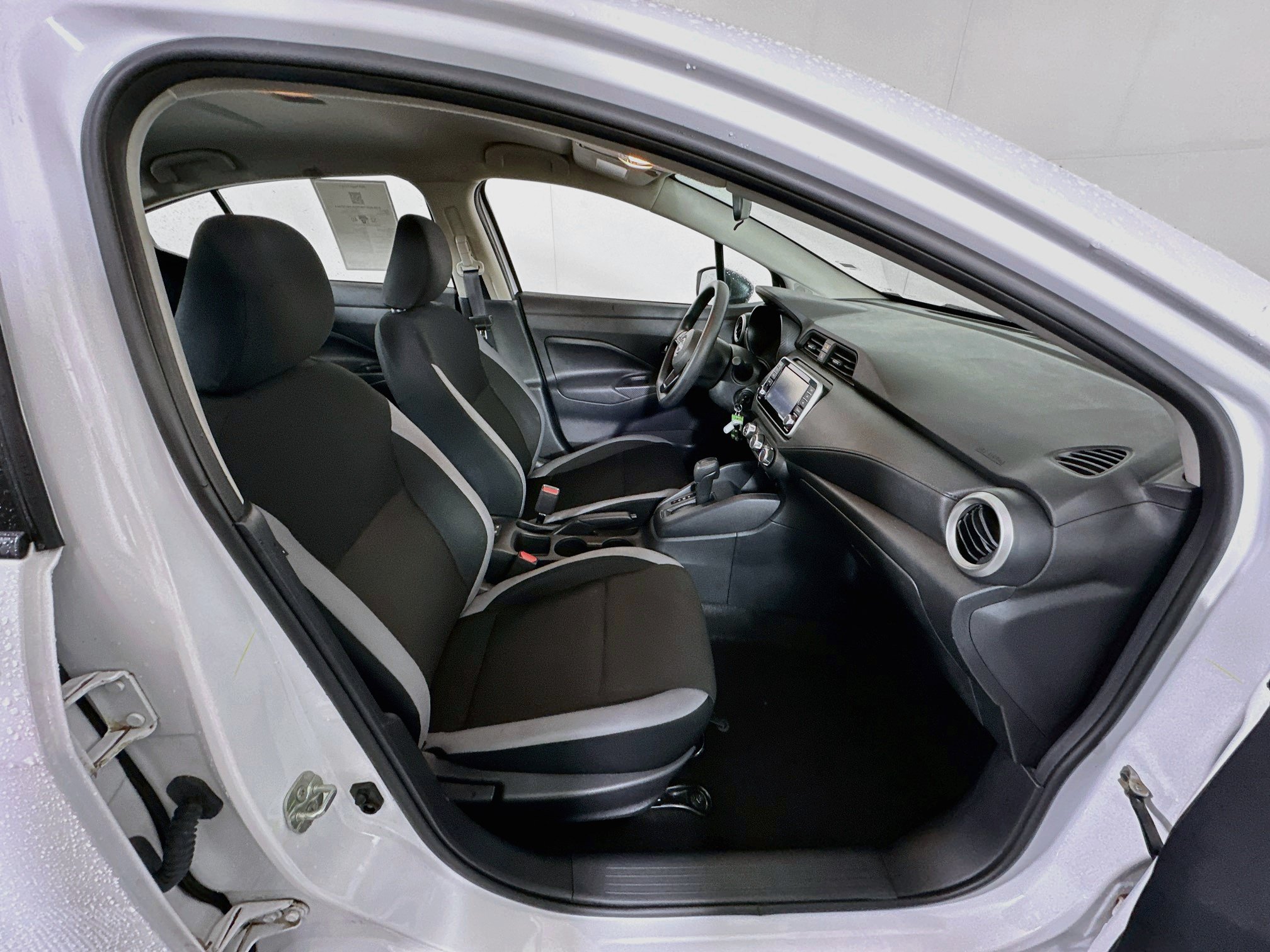 Used 2025 Nissan Versa S FWD image 31