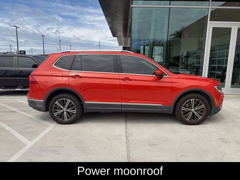 Used 2018 Volkswagen Tiguan SEL image 4