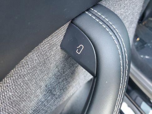 Used 2024 Tesla Model S Base image 18