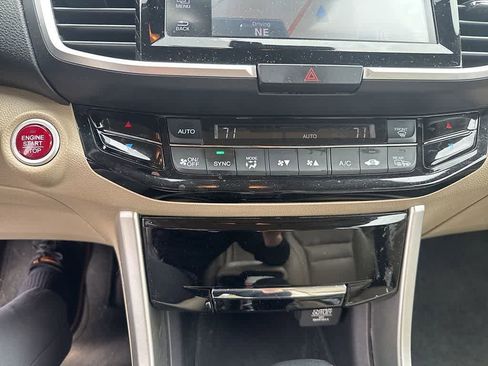 Used 2017 Honda Accord Touring image 18