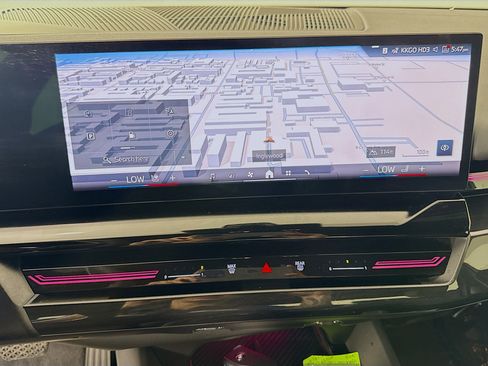 Used 2025 BMW 530i xDrive w/ Premium Package image 13