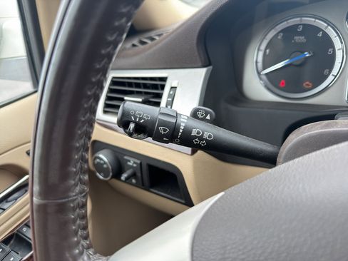 Used 2011 Cadillac Escalade ESV Premium image 21