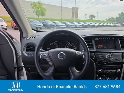 Used 2019 Nissan Pathfinder S AWD/4WD image 13