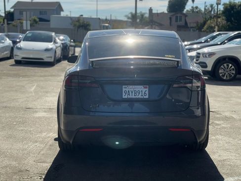 Used 2022 Tesla Model X Plaid image 6