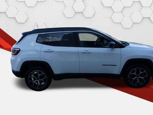 Used 2025 Jeep Compass Limited AWD/4WD image 7