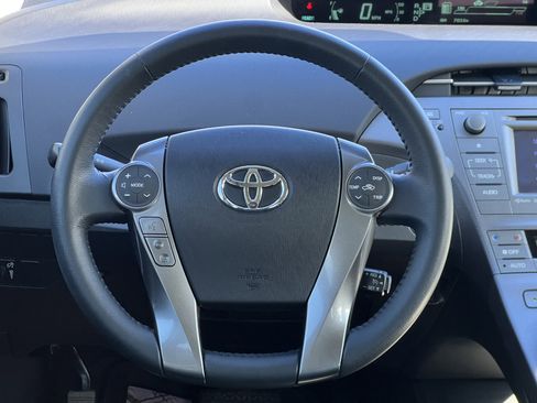 Used 2015 Toyota Prius Four image 19